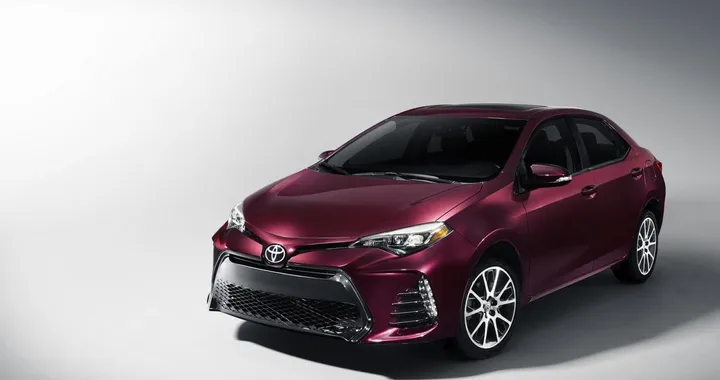 Toyota Corolla 2017: foto e caratteristiche