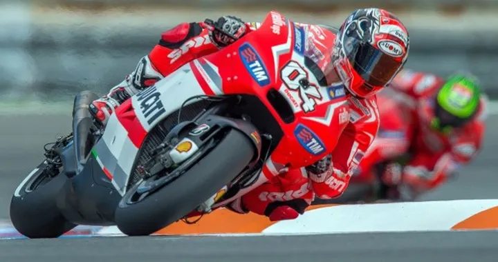 MotoGP Brno, Qualifiche: la “nona” di Marquez! Exploit Ducati con Dovizioso e Iannone in prima fila. Rossi si difende dopo la caduta in FP4