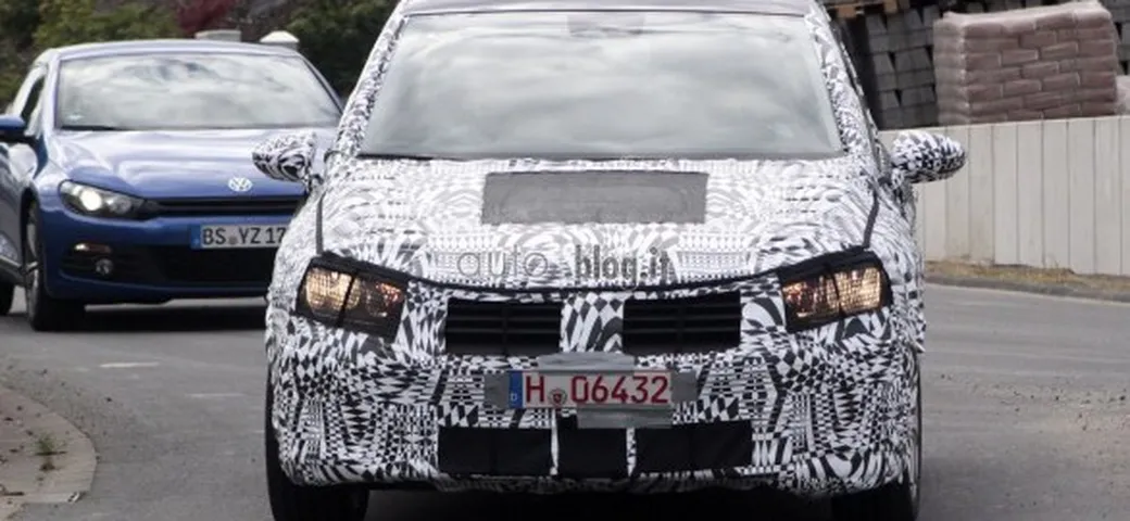 Volkswagen Golf Plus: foto spia della nuova generazione