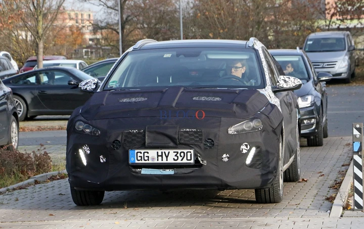 Hyundai I30 CW: le foto spia