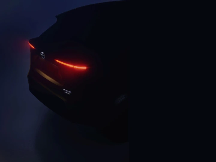 Toyota B-SUV: il primo teaser ufficiale della nuova piccola SUV