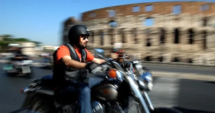 Mobilità urbana: con le due ruote crolla il traffico