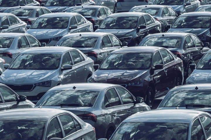 Vendite auto Europa gennaio 2025: calo generale, ma elettriche crescono di quota