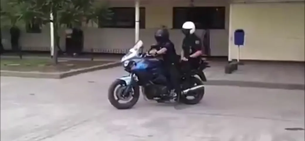 Prova acrobatica finita male per la polizia brasiliana