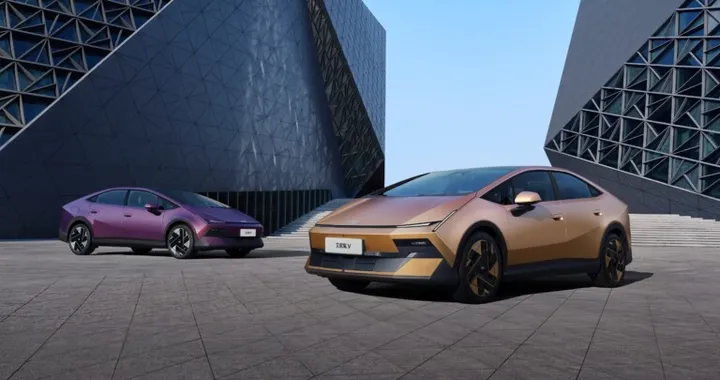 Hyundai promette un'auto nuova se la batteria prende fuoco: garanzia per elettriche