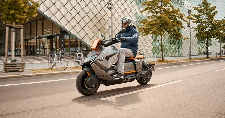 Moto e scooter elettrici, torna l'ecobonus: incentivi fino a 4.000 euro