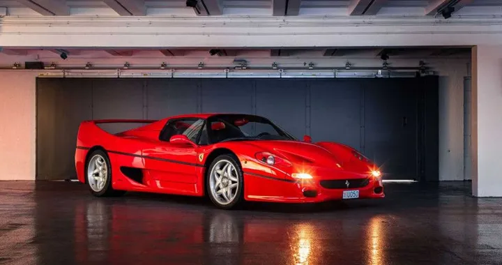 In vendita una Ferrari F50 con soli 1000 km: quanto vale oggi