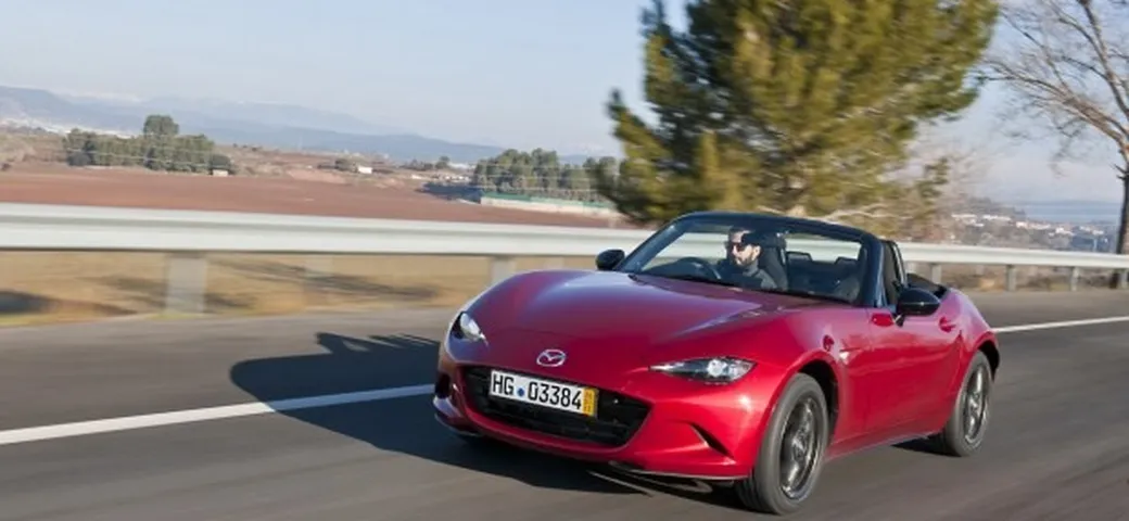 Mazda MX-5: tutte le foto e le caratteristiche