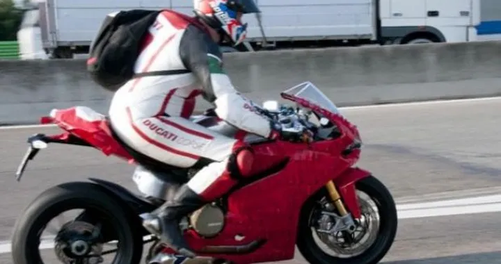 Ducati 1199 Panigale: nuove foto spia