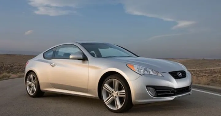 Hyundai Genesis Coupè: arrivano le foto degli interni