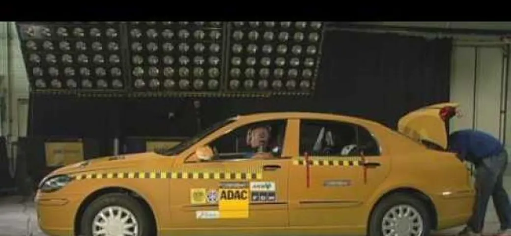 Brilliance BS4: il video del disastroso crash test in Germania