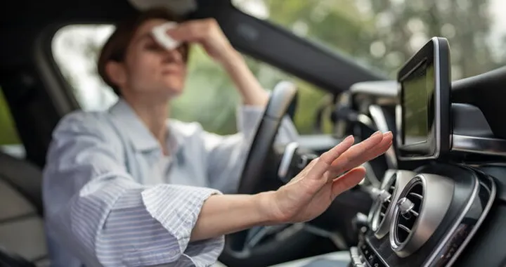 Quanto si scalda un’auto parcheggiata al sole? I dati sorprendono