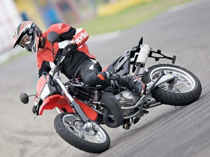 Arrivano le nuove Aprilia Sx e RX 125: per sedicenni Pro