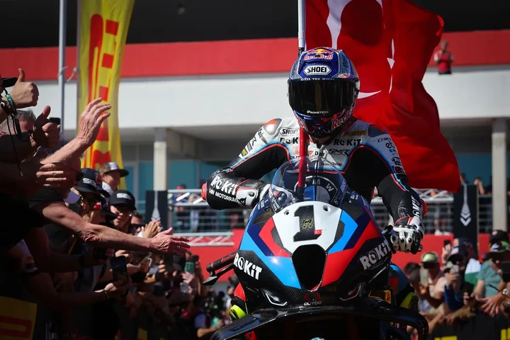 Toprak tra due mondi: restare re in Superbike o sfidare i giganti MotoGP