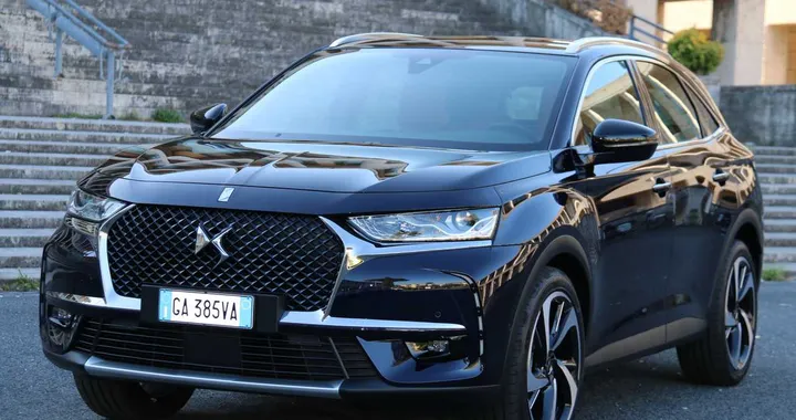 DS 7 Crossback: la prova su strada dell'ammiraglia SUV francese