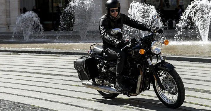Benelli Imperiale 400, la nuova classic bike costa meno di 4.000 euro