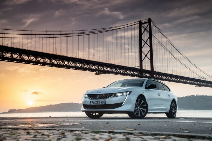 Nuova Peugeot 508 SW: primo contatto con la station wagon francese