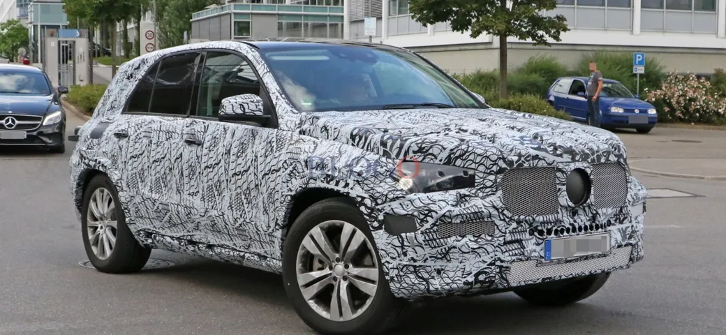 Mercedes GLE 2018: foto spia su strada