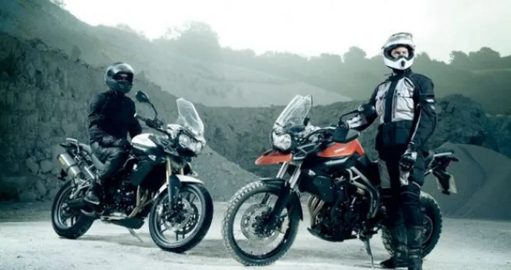 Triumph Tiger 800 e Tiger 800XC: la prima gallery ufficiale