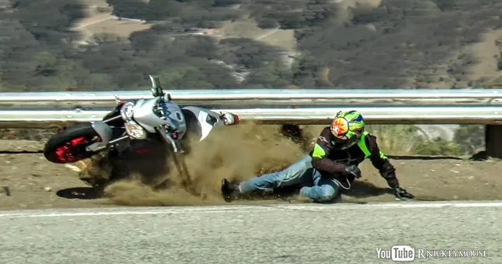 Caduta con la Triumph RX 675