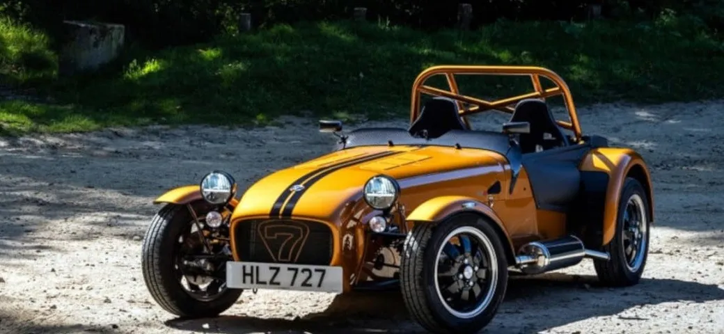 Caterham Seven 170: caratteristiche, dotazioni e peso (piuma)