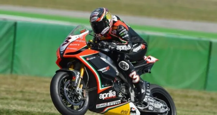 WSBK, Misano: Biaggi vince anche Gara-2, Melandri 4°, ritirato Checa