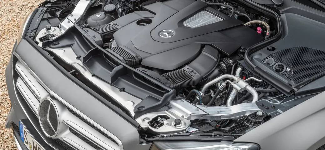 Mercedes richiama un milione di vetture: rischio incendio