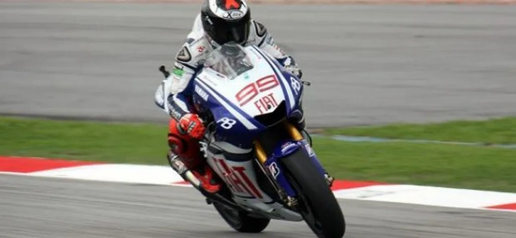 MotoGP: Valentino Rossi è vincitore a Sepang, Jorge Lorenzo è vincitore mondiale con tre gare d'anticipo