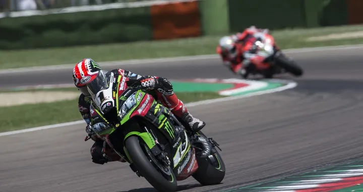 SBK Imola 2018: Rea batte un grande Davies in Gara-2