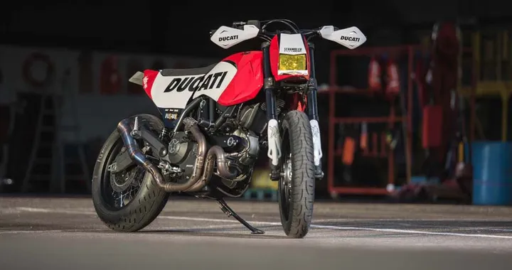 Ducati Scrambler Motard, la supermoto old-school di Russel Motorcycles