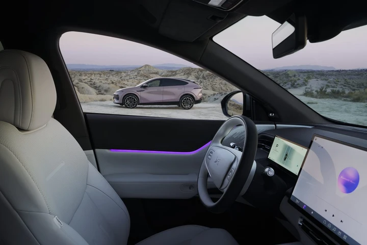 XPENG rivoluziona l’esperienza a bordo con XOS 5.8.7: IA al centro