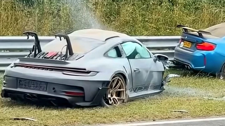 Grave incidente al Nürburgring: Porsche 911 GT3 RS e BMW M2 coinvolte