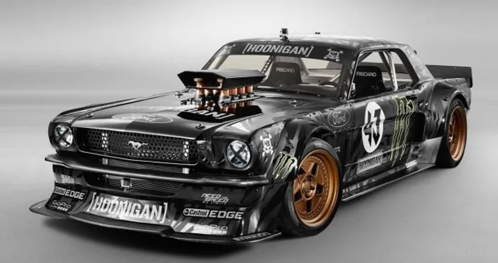 The Hoonicorn è il nome della Ford Mustang RTR per Gymkhana 7