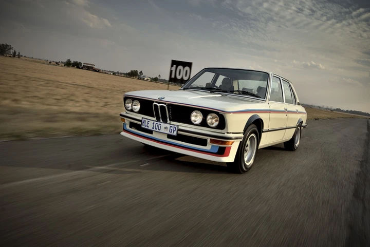 BMW 530 MLE: ultimato il restauro della M5 'ante litteram'