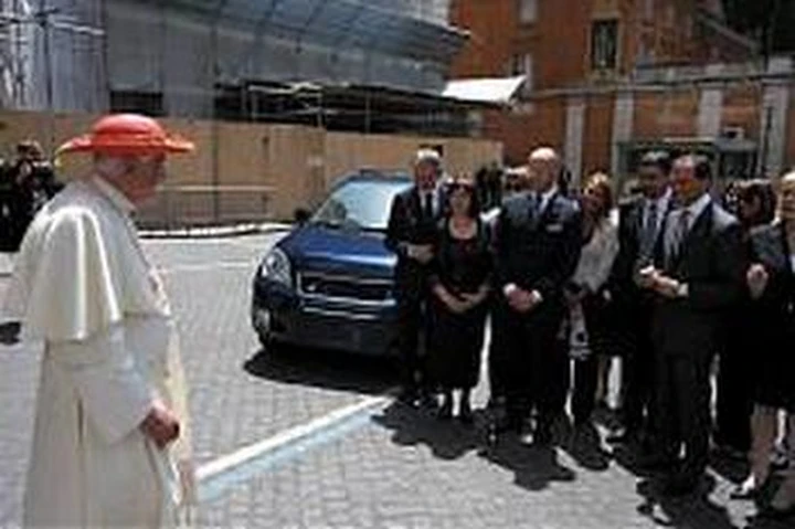 DR: due Suv per papa Benedetto XVI