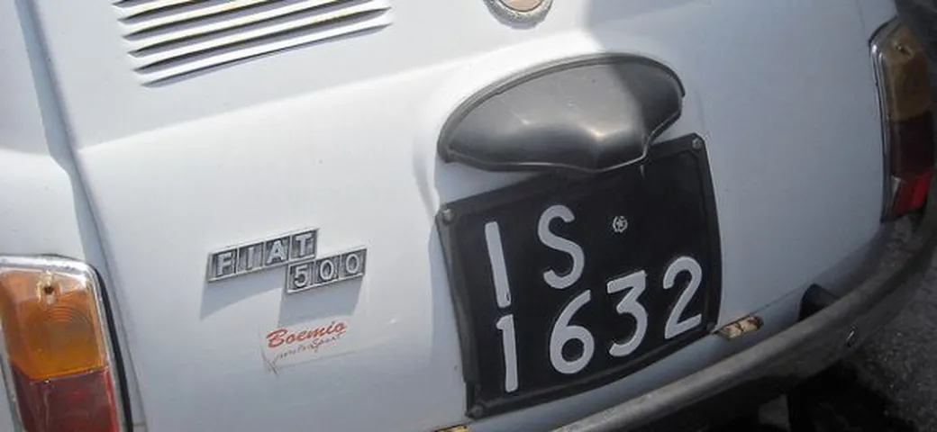Targa illeggibile: le sanzioni previste