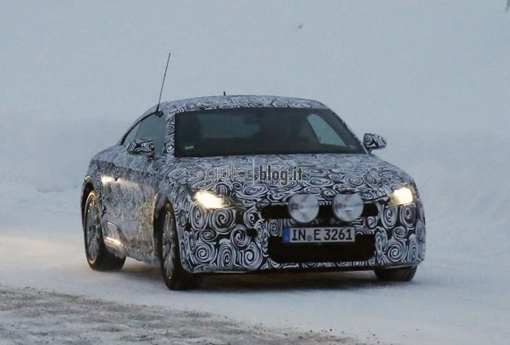Audi TT: foto spia della nuova generazione