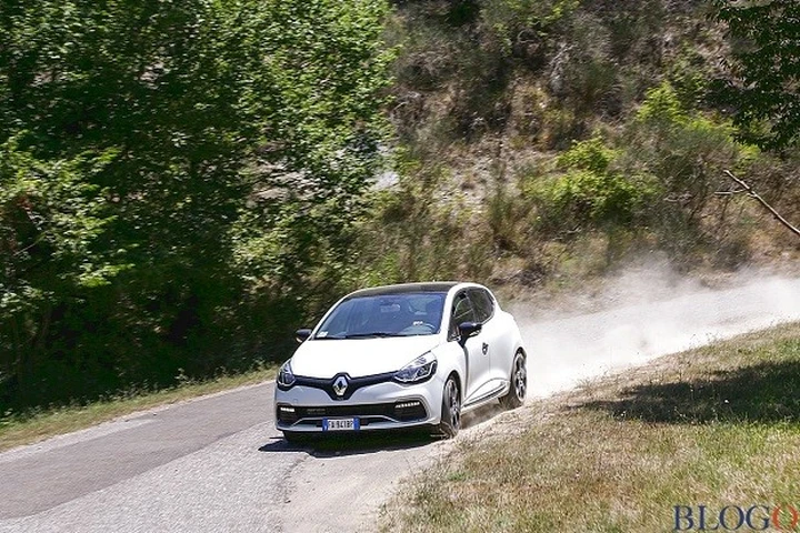 Renault Sport Clio Trophy: la videoprova su strada