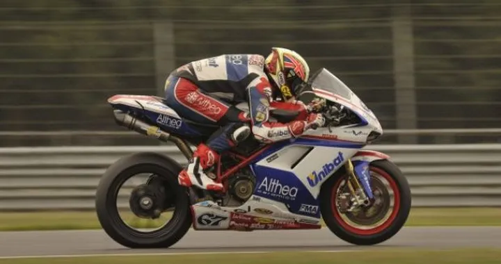 WSBK: Carlos Checa, "3kg in meno sulle Ducati non cambiano nulla e costa troppo rimuoverli"