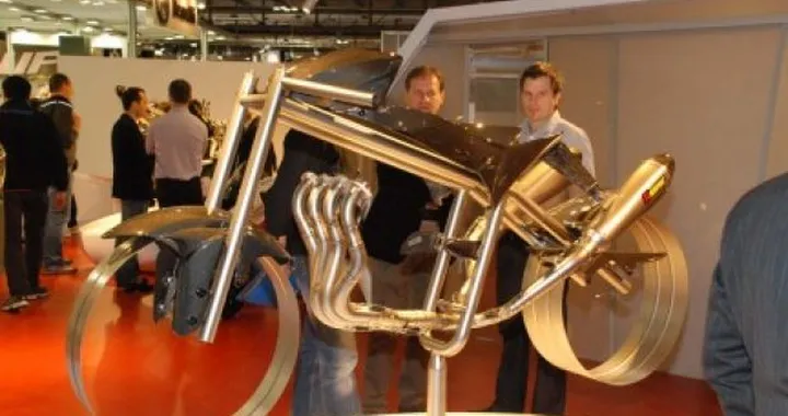 Live @ Eicma: lo spettacolare stand Akrapovic