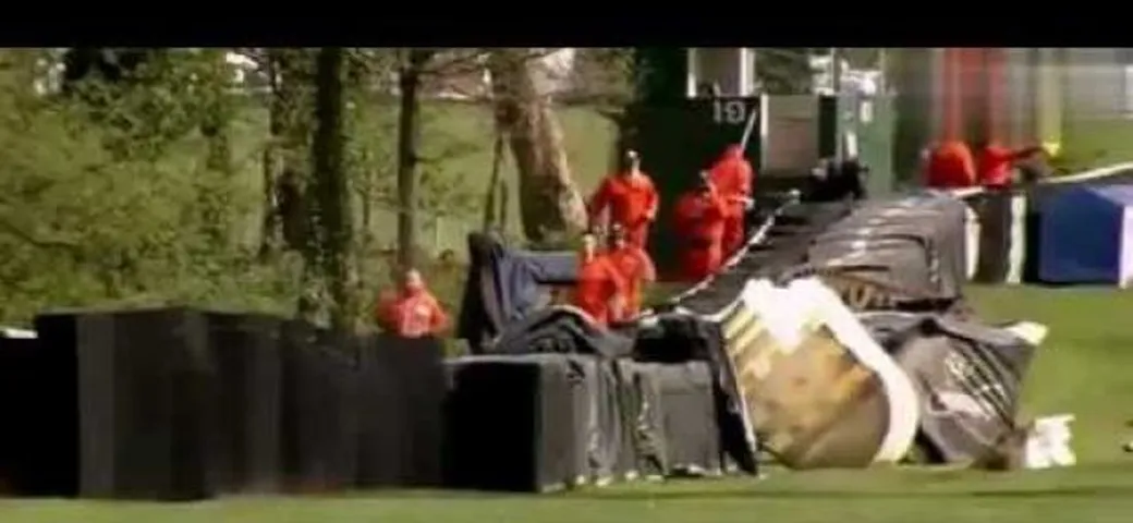BSB: incredibile caduta di Jon Kirkham a Oulton Park /video