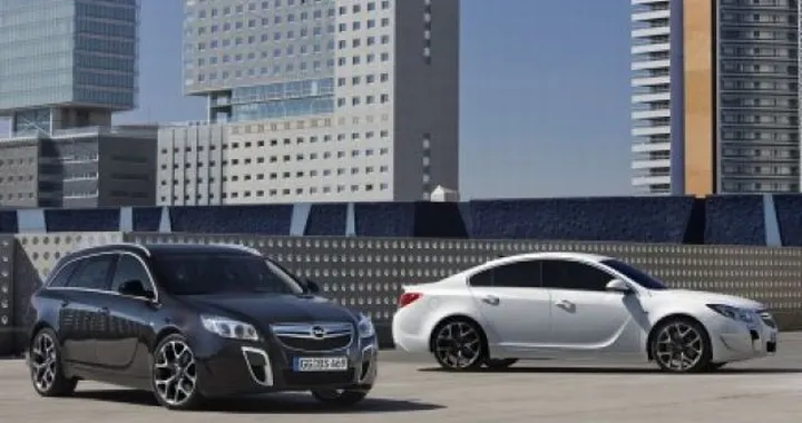 Opel Insignia OPC: debutta il cambio automatico