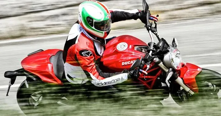 Ducati Monster 821: prova su strada