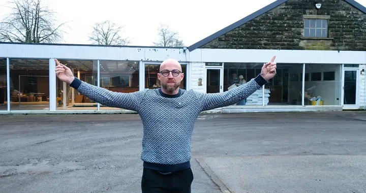 Rileva un concessionario Saab abbandonato e lo trasforma in un sogno