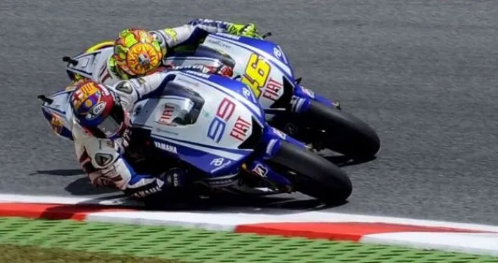 MotoGP: Rossi e Lorenzo pronti al via in Qatar. Inizia la competizione fra i due compagni di squadra