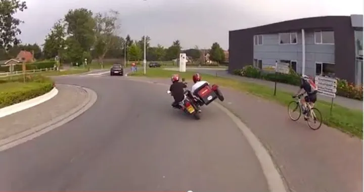 Piega estrema per un sidecar [Video]