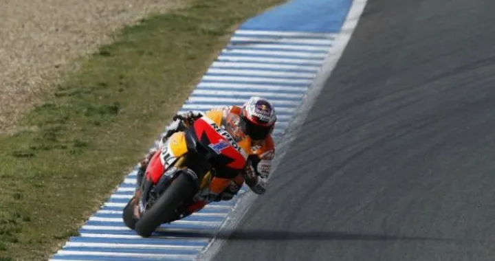 Test IRTA MotoGP, day3: Stoner strappa il comando a Lorenzo nel rush finale. Bene Pedrosa e le Yamaha. Rossi risale e limita i danni.