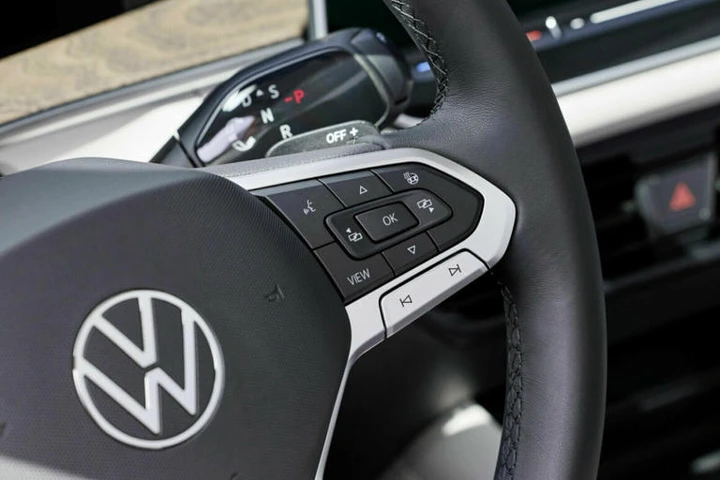Volkswagen il clamoroso ritorno ai comandi fisici, la vittoria dei clienti