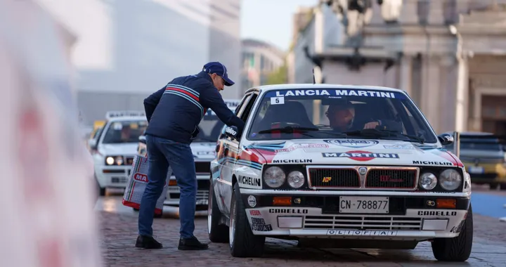 Lo spettacolo delle Lancia Delta a Torino con Miki Biasion