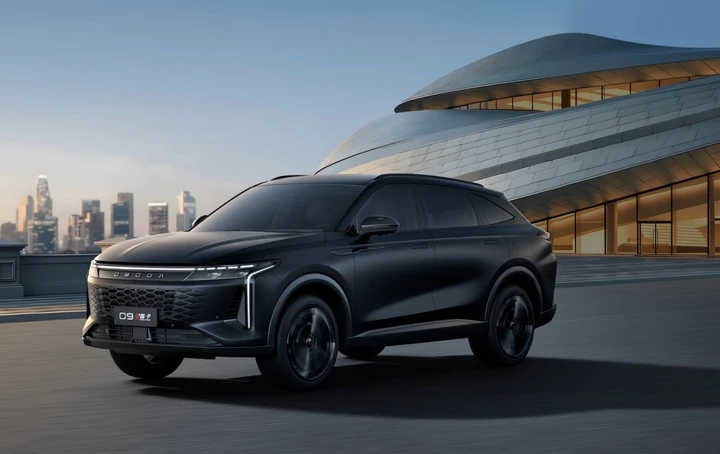 Omoda 9 SHS-P Black Knight Edition: l’ibrido di lusso si veste di nero